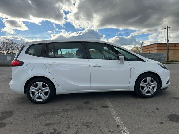 2016 Opel Zafira C Рестайлинг, белый, 1370000 рублей - вид 1