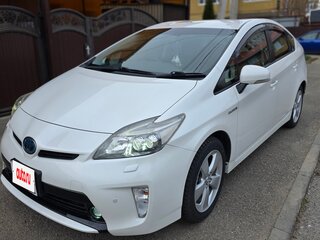 2012 Toyota Prius III Рестайлинг (XW30), белый, 1400000 рублей, вид 1
