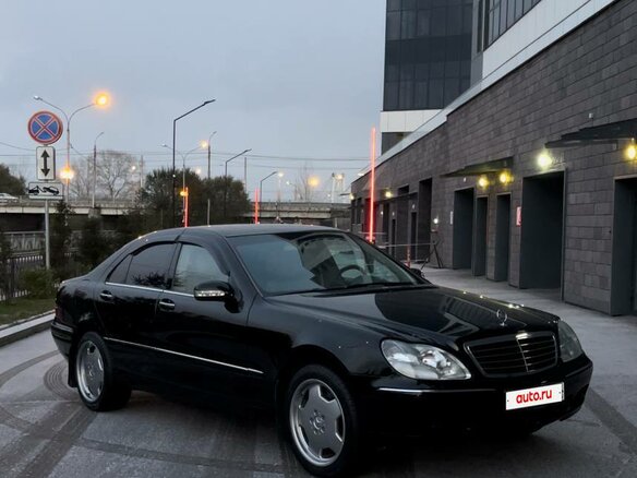 1999 Mercedes-Benz S-Класс 500 IV (W220), чёрный, 1500000 рублей - вид 2