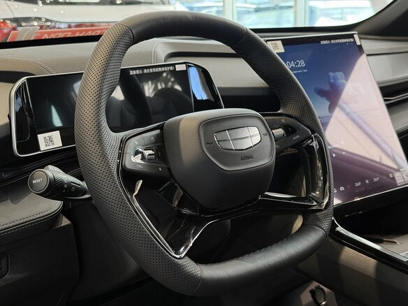 2025 Geely Cityray, серебристый, 3384990 рублей - вид 14