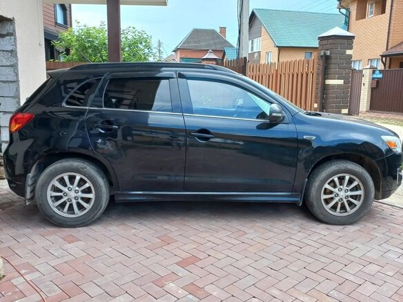 2013 Mitsubishi ASX I Рестайлинг, чёрный, 1200000 рублей - вид 2