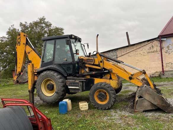 2001 JCB 3DX, 2400000 рублей