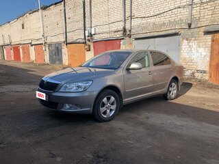 2011 Skoda Octavia II (A5) Рестайлинг, серый, 975000 рублей, вид 1