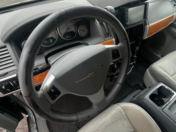 2008 Chrysler Voyager Grand V, серый, 1150000 рублей - вид 5