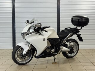 2010 Honda VFR 1200, белый, 895000 рублей, вид 2