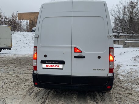 2021 Renault Master, белый, 4350000 рублей, вид 4