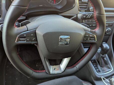 2014 SEAT Leon III, красный, 1400000 рублей, вид 3