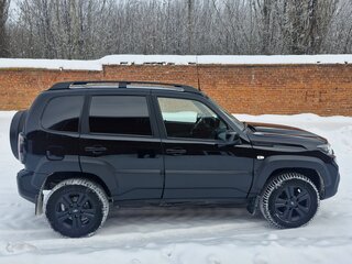 2023 Lada (ВАЗ) Niva Travel I, чёрный, 1275000 рублей, вид 4