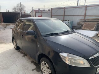 2011 Skoda Fabia II Рестайлинг, чёрный, 325000 рублей, вид 2