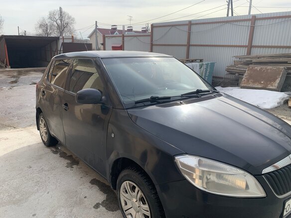 2011 Skoda Fabia II Рестайлинг, чёрный, 315000 рублей - вид 1
