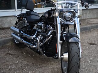 2023 Harley-Davidson Fat Boy, чёрный, 3650000 рублей, вид 2
