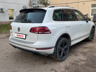 2017 Volkswagen Touareg II Рестайлинг, белый, 3500000 рублей, вид 3