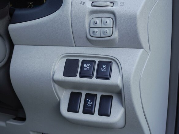 2011 Nissan Leaf (EM61) I (ZE0/AZE0), белый, 570000 рублей - вид 19
