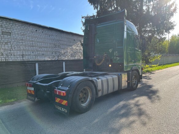 2007 Volvo FH, зелёный, 2450000 рублей - вид 3
