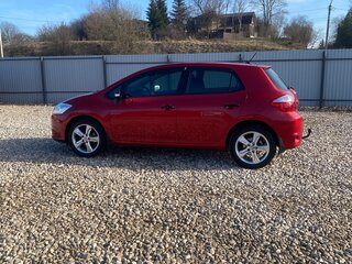 2011 Toyota Auris I Рестайлинг, красный, 890000 рублей, вид 1