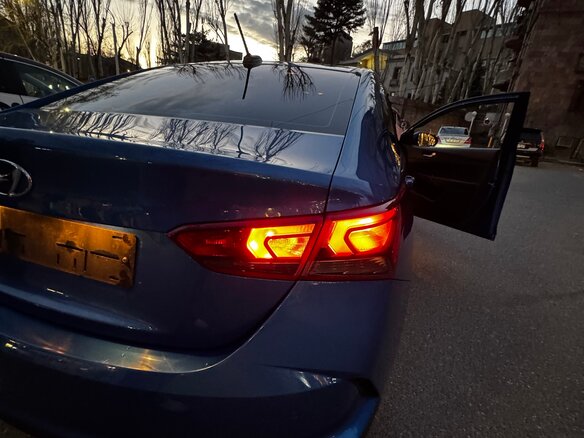 2021 Hyundai Solaris II Рестайлинг, синий, 1700000 рублей - вид 11