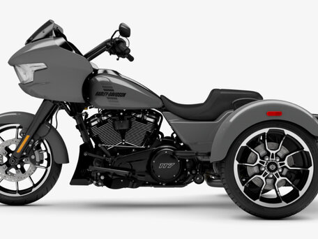 2026 Harley-Davidson Road Glide 3, серебристый, 5318983 рублей, вид 4