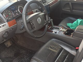 2008 Volkswagen Touareg I Рестайлинг, серебристый, 1030000 рублей, вид 3