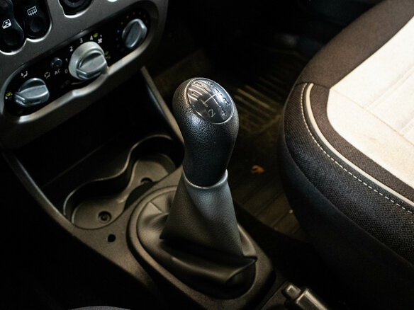 2011 Renault Logan I Рестайлинг, бежевый - вид 16