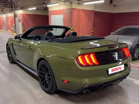 2019 Ford Mustang VI Рестайлинг, коричневый, 3240000 рублей, вид 5