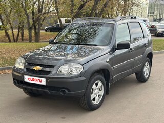2020 Chevrolet Niva I Рестайлинг, серебристый, 690000 рублей, вид 1
