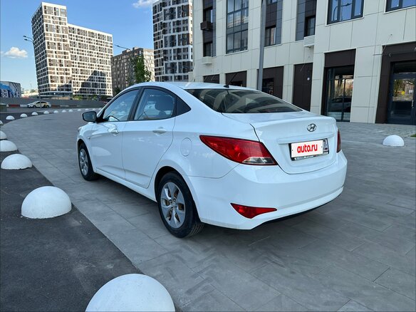 2016 Hyundai Solaris I Рестайлинг, белый, 740000 рублей - вид 5