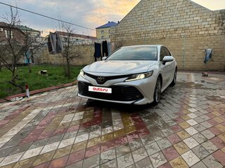 2019 Toyota Camry VIII (XV70), белый, 2250000 рублей, вид 2