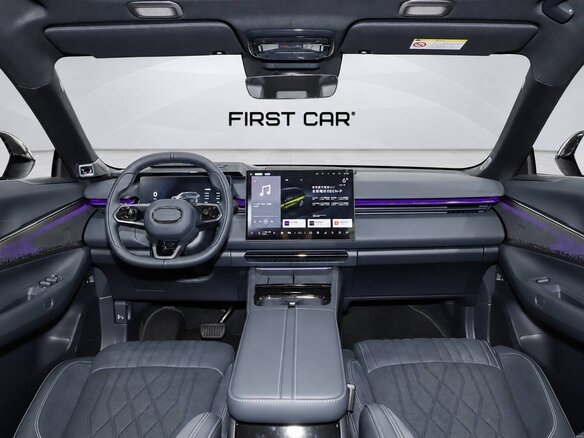 2026 Lynk & Co 08 EM-P 38.2 kWh I Рестайлинг, серебристый, 5490000 рублей - вид 9