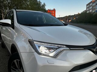 2019 Toyota RAV4 IV (XA40) Рестайлинг, белый, 2650000 рублей, вид 5