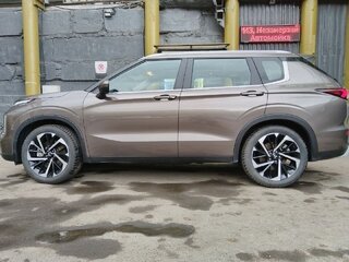 2022 Mitsubishi Outlander IV, серый, 3900000 рублей, вид 3