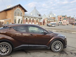 2017 Toyota C-HR I, коричневый, 2000000 рублей, вид 2