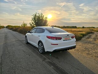 2019 Kia Optima IV Рестайлинг, белый, 1910000 рублей, вид 5