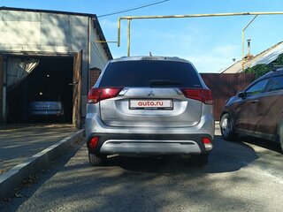 2020 Mitsubishi Outlander III Рестайлинг 3, серый, 2249000 рублей, вид 3