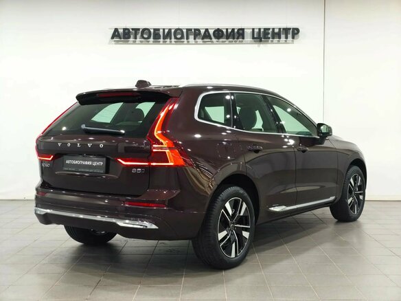 2025 Volvo XC60 II Рестайлинг 2, красный, 6290000 рублей - вид 5