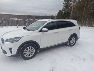 2019 Kia Sorento III Prime Рестайлинг, белый, 3100000 рублей, вид 5