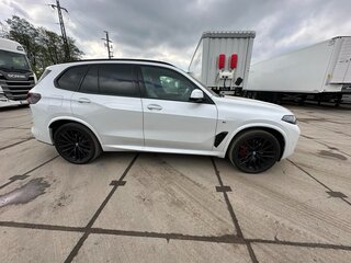 2023 BMW X5 40i IV (G05/G18) Рестайлинг, белый, 12170000 рублей, вид 4