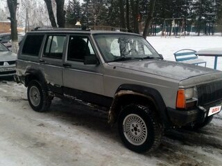 1992 Jeep Cherokee II (XJ), серебристый, 1000000 рублей, вид 1