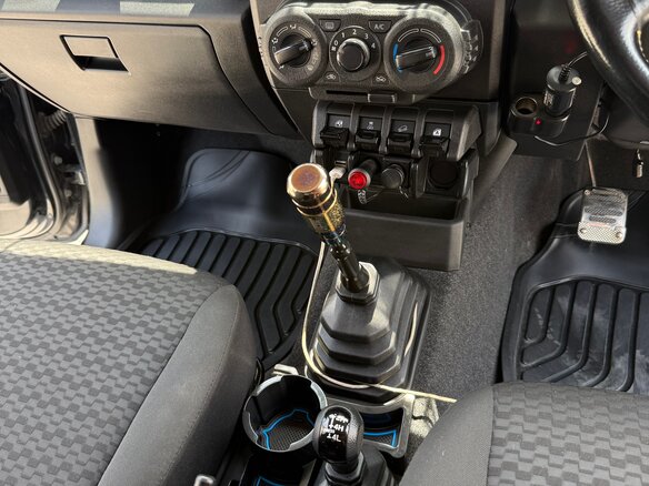 2021 Suzuki Jimny Kei car IV, чёрный, 1640000 рублей - вид 15