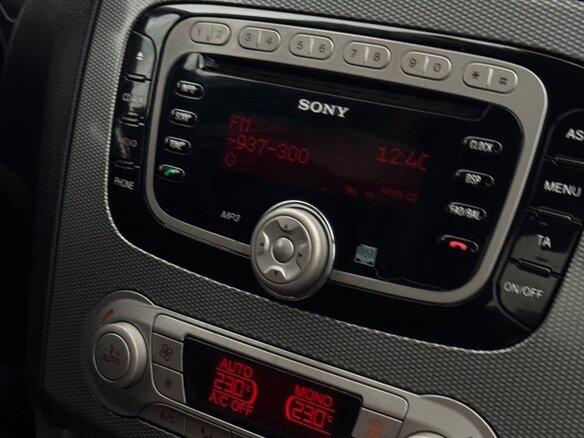 2011 Ford Focus II Рестайлинг, чёрный, 580000 рублей - вид 10