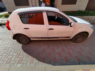 2011 Renault Sandero I, белый, 180000 рублей, вид 2