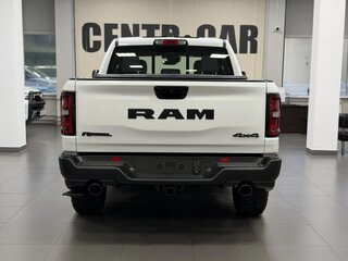 2025 Ram 1500 Crew Cab V Рестайлинг, белый, 8990000 рублей, вид 3