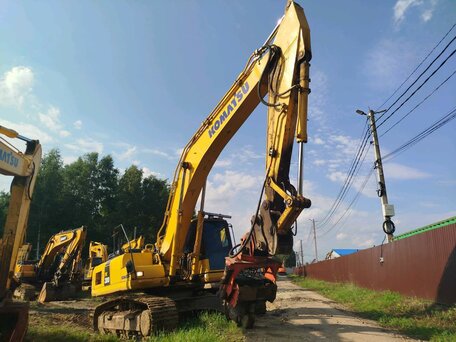 2022 Komatsu PC300, жёлтый, 18545900 рублей, вид 2