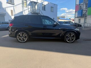 2019 BMW X5 M50d IV (G05/G18), чёрный, 7050000 рублей, вид 5
