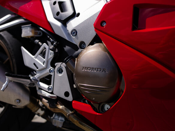 2014 Honda VFR 800, красный, 814312 рублей - вид 29