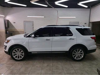 2016 Ford Explorer V Рестайлинг, белый, 2700000 рублей, вид 1