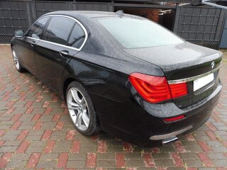 2010 BMW 7 серии Long 750Li xDrive V (F01/F02/F04), чёрный, 2000000 рублей, вид 3