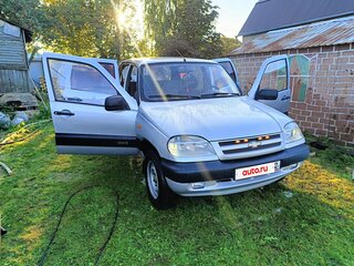 2005 Chevrolet Niva I, серебристый, 323000 рублей, вид 3
