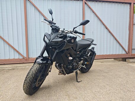 2020 Yamaha MT-09 (FZ-09), чёрный, 1000000 рублей, вид 4
