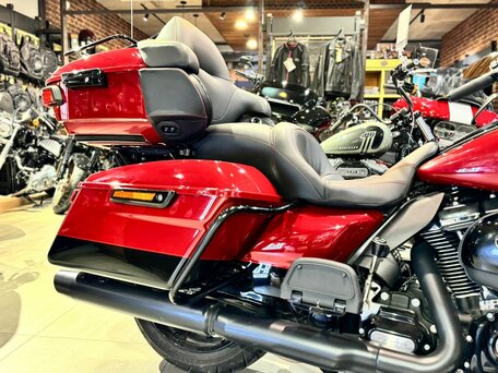 2020 Harley-Davidson Road Glide Limited, красный, 2990000 рублей, вид 4