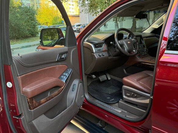 2018 Chevrolet Tahoe IV, красный, 3700000 рублей - вид 17